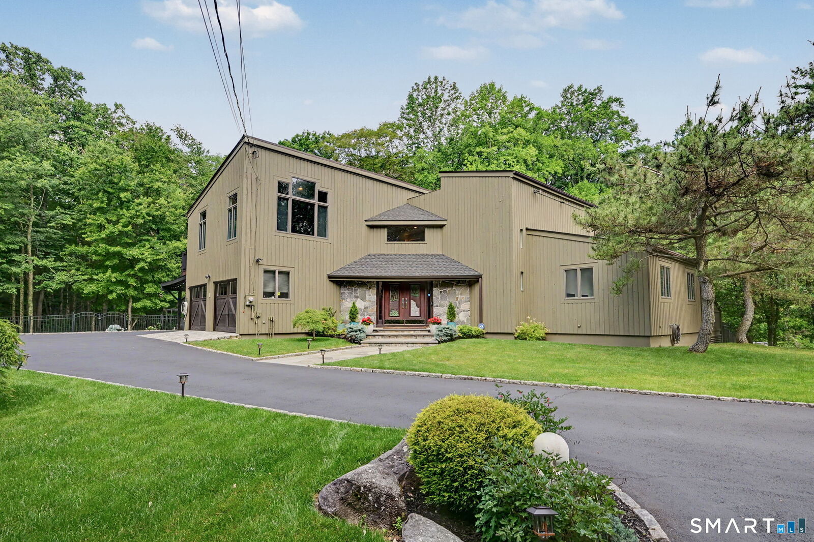 Property Photo: 196 Echo Hill Drive CT 06903