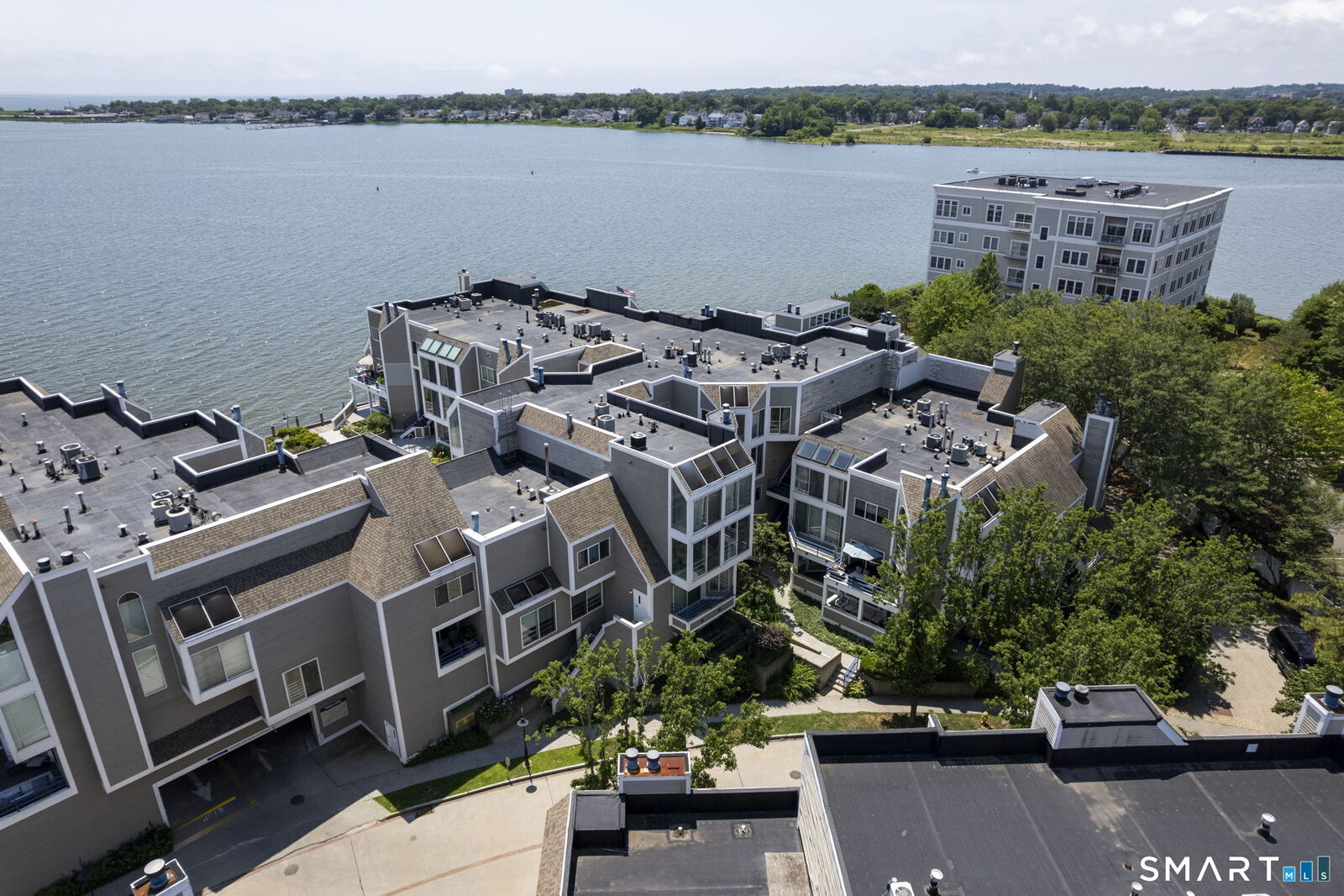 Property Photo: 38 Harbour Close 38 CT 06519