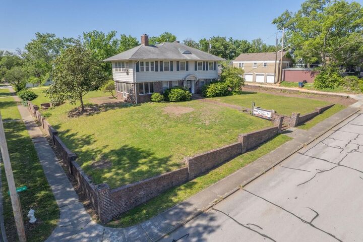 Property Photo: 612 Glenview Place MO 64801