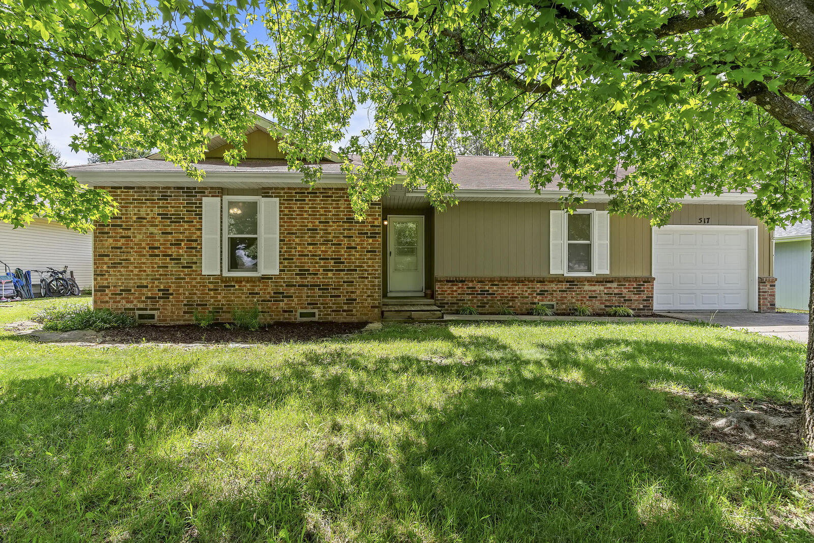 Property Photo: 517 S Sunrise Street MO 65757