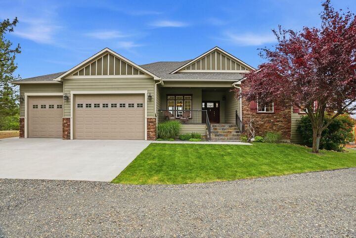 Property Photo:  16919 N South Bank Rd  WA 99026 