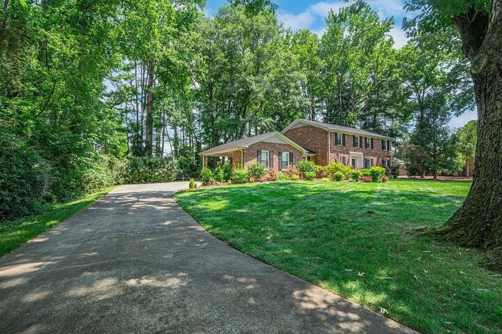 Property Photo:  123 Fernbrook Cir Circle  SC 29307 