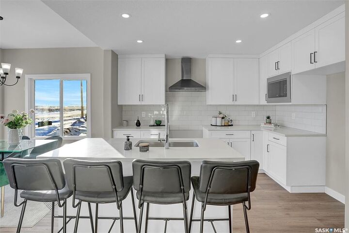 Property Photo: 321 Cockcroft Street SK S7V 1Y9