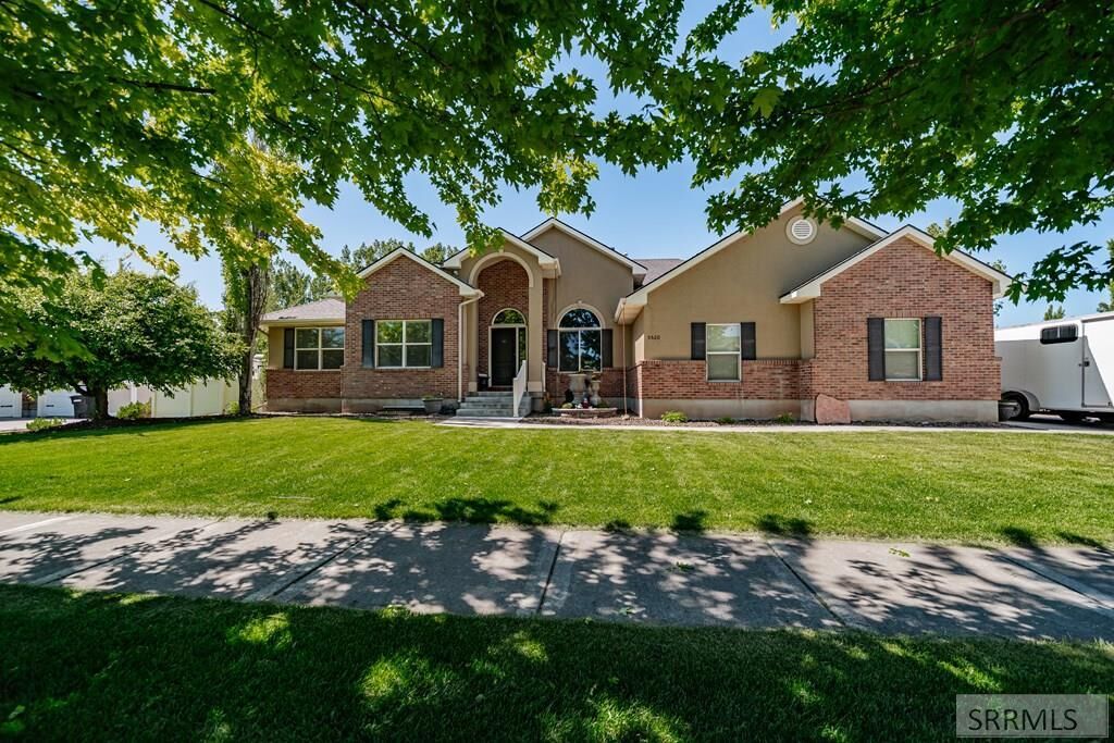Property Photo:  5520 Veil Drive  ID 83406 