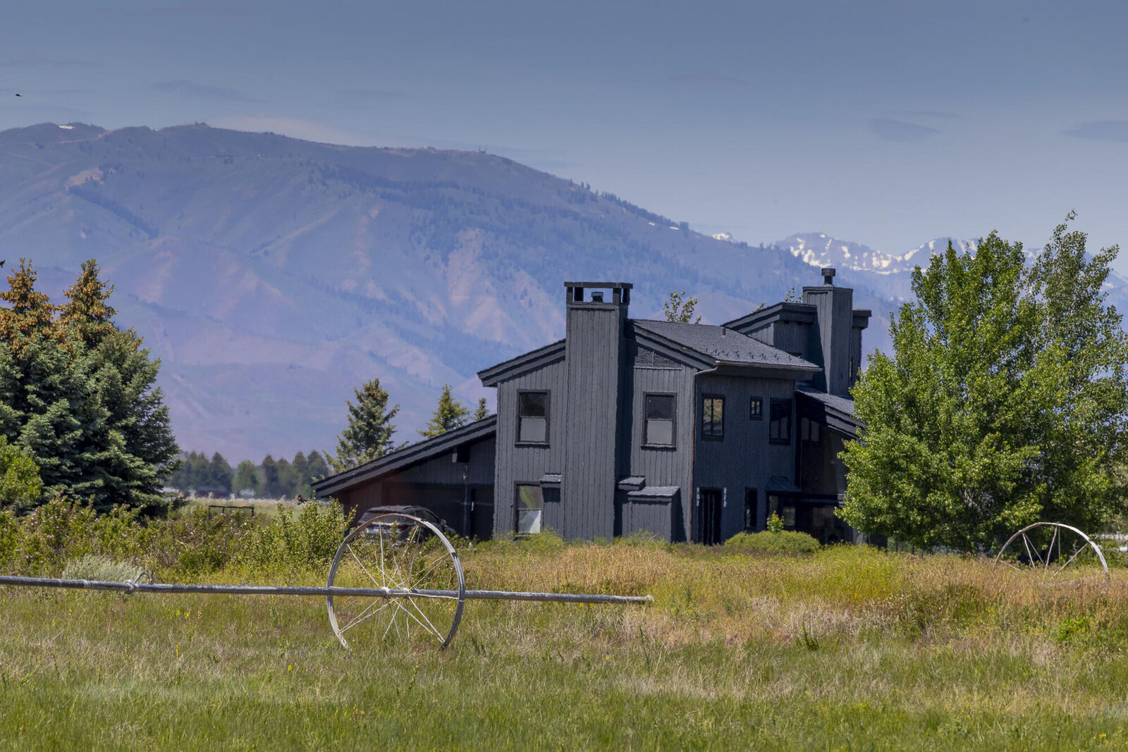 Property Photo:  217 Kingsbury Lane  ID 83340 