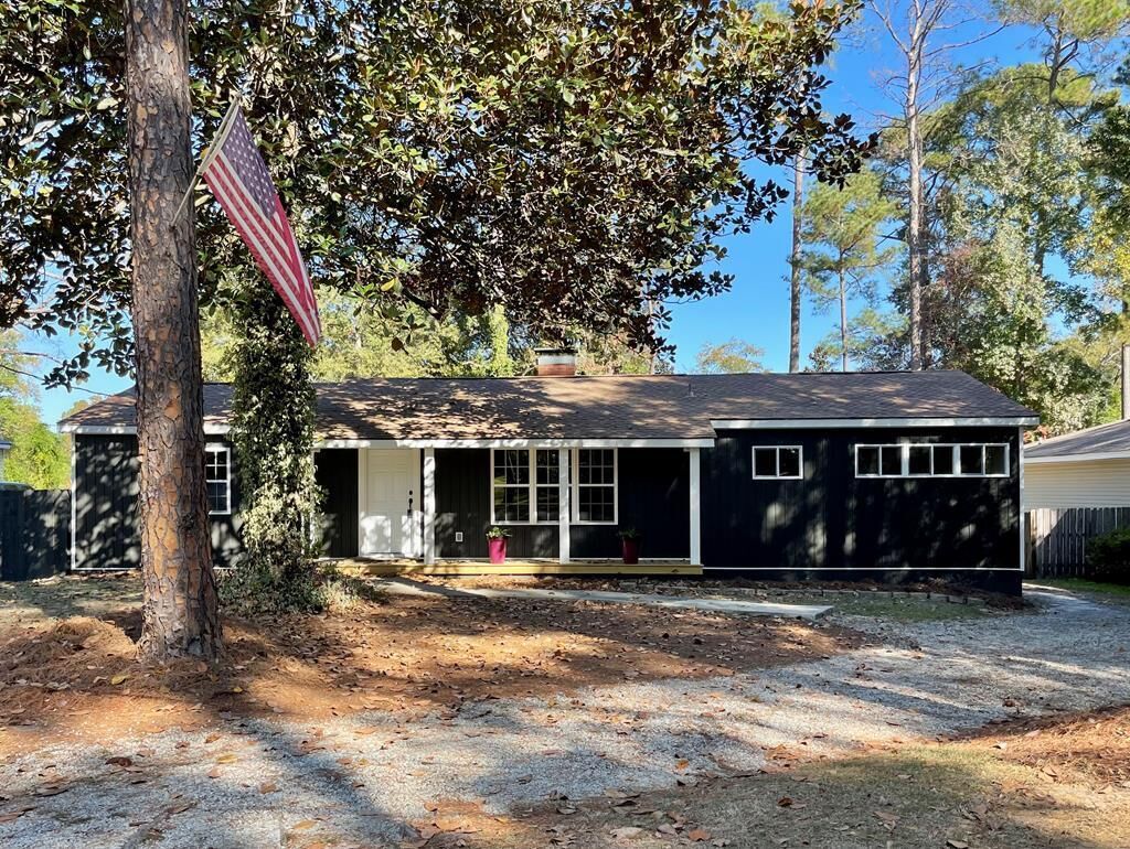 Property Photo: 1704 Choctaw Street AL 36303
