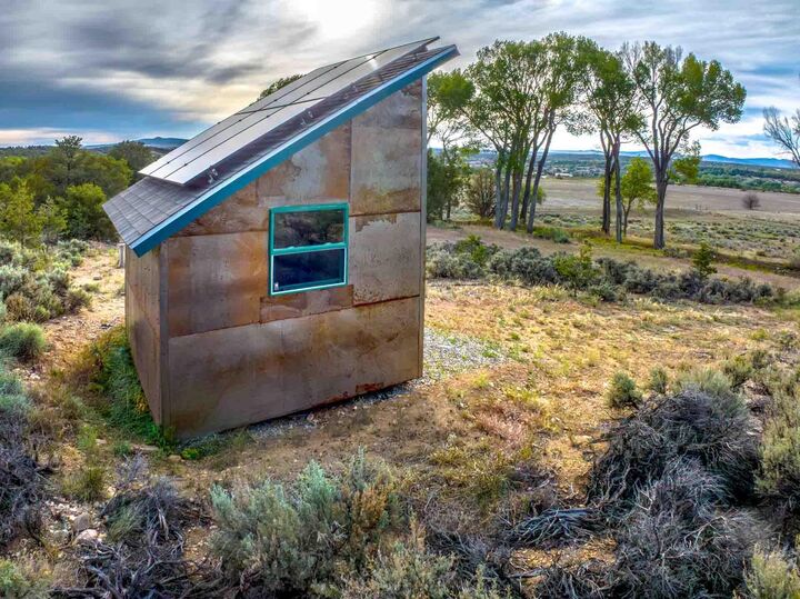 Property Photo: 86 Camino Onesimo Lane NM 87513