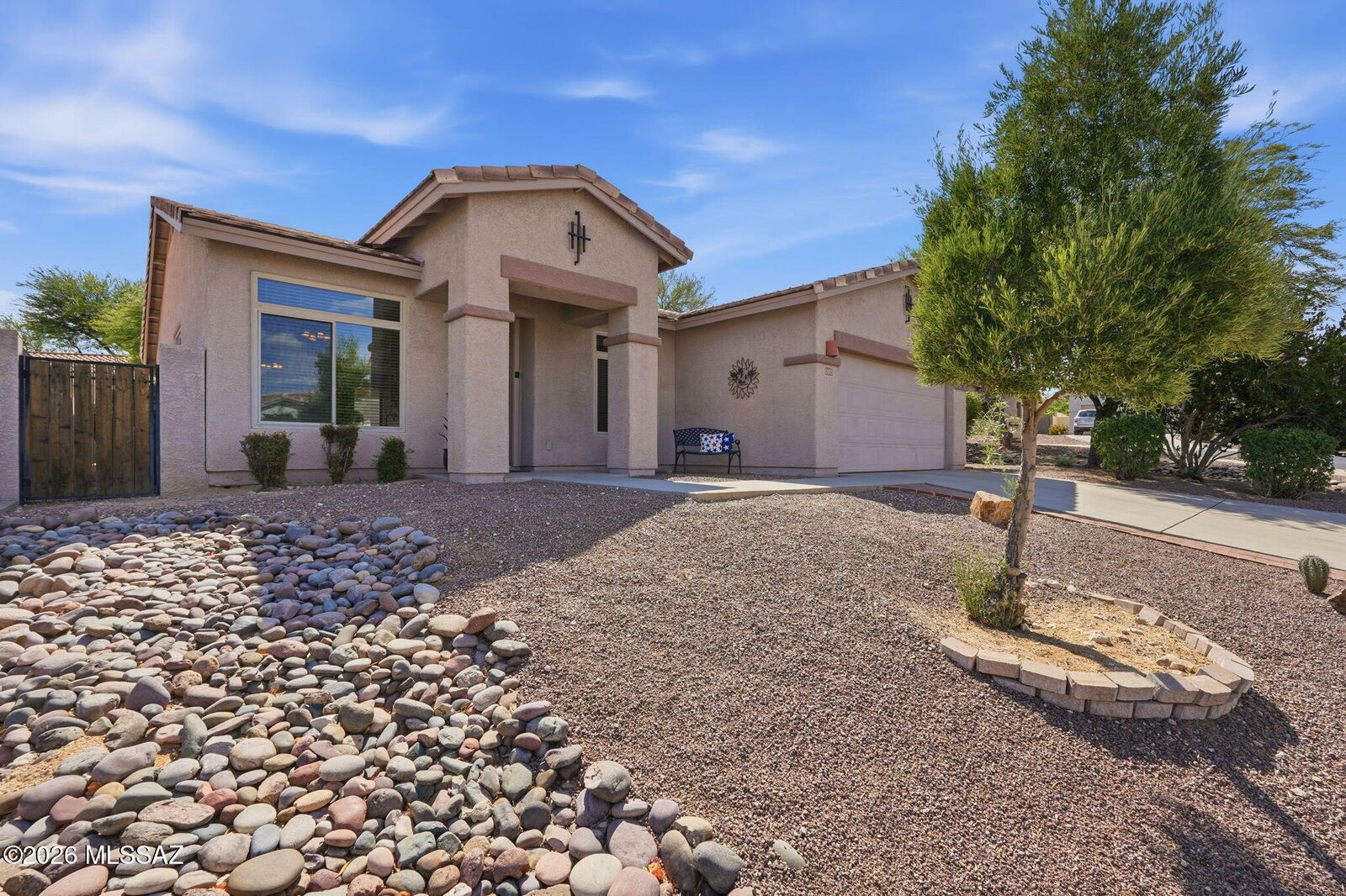Property Photo: 13853 N Bushwacker Place AZ 85755