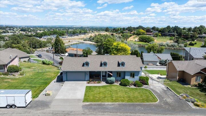 Property Photo:  4221 S Fir St  WA 99337 