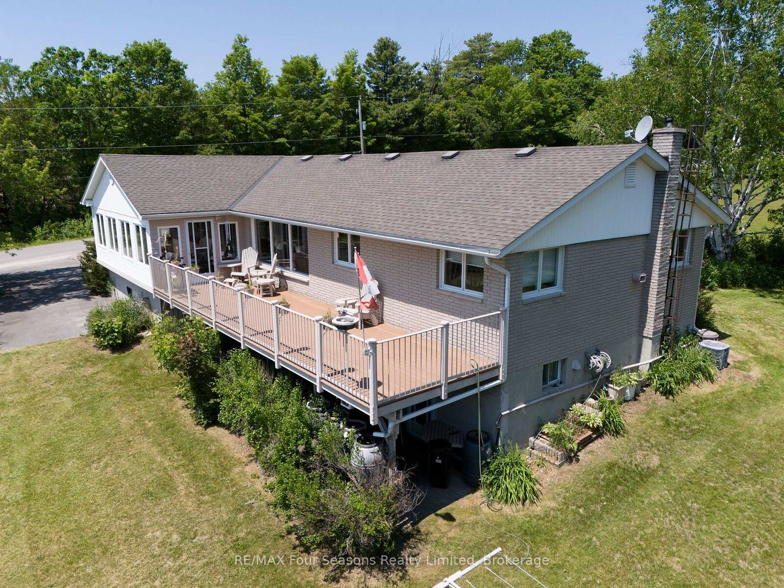 Property Photo:  247 Jackson Drive  ON K0K 1S0 