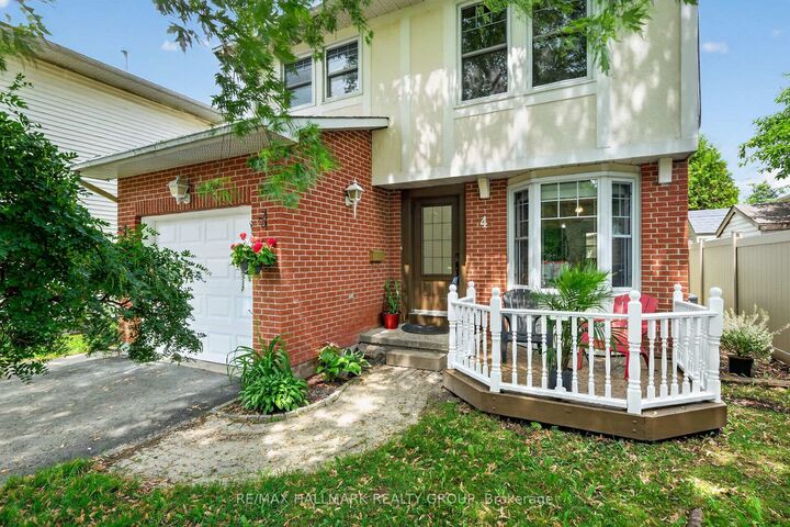 Property Photo:  4 Gowrie Drive  ON K2L 2S4 