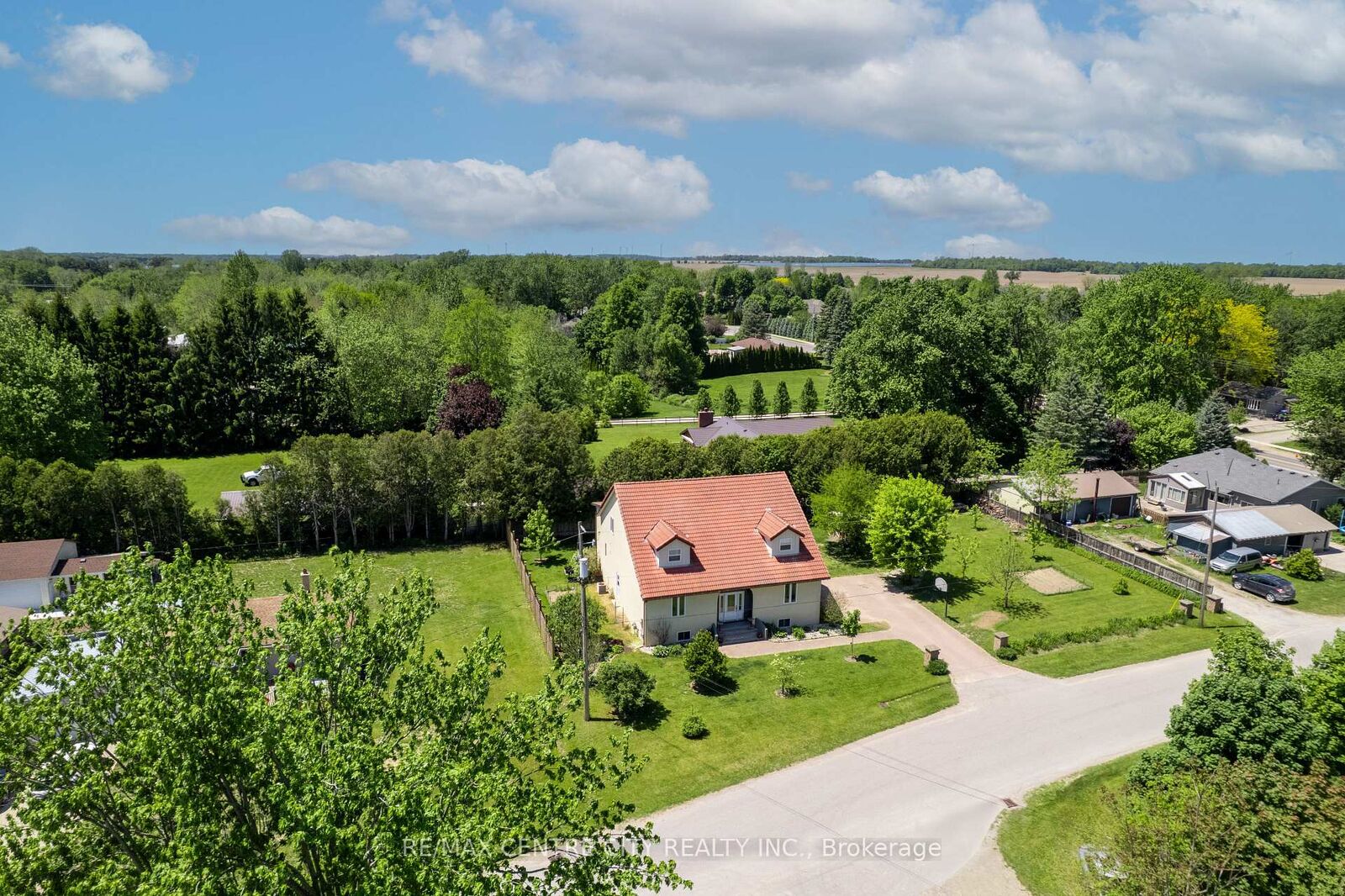 Property Photo:  176 Eastman Avenue  ON N7G 3K1 