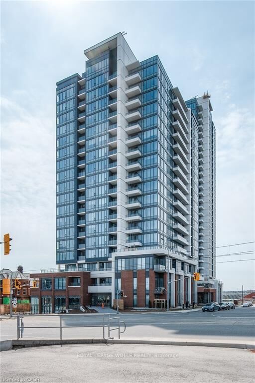 15 Wellington Street S 1114 — photo 1