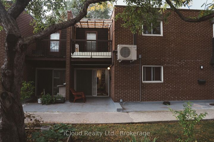 Property Photo:  50 Coleman Avenue 16  ON M4C 1P7 