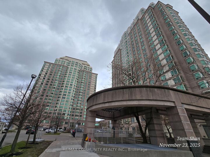 1 Lee Centere Drive Ph302 — photo 1