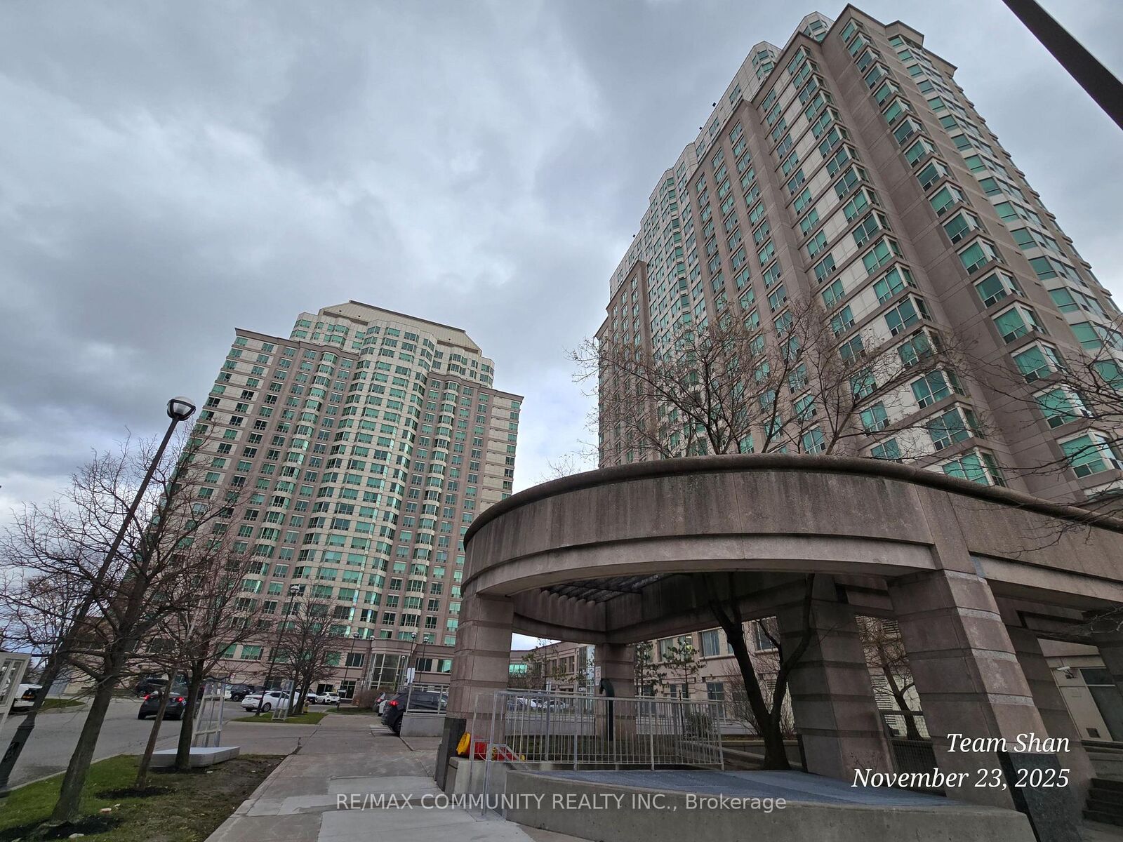 Property Photo:  1 Lee Centere Drive Ph302  ON M1H 3J2 