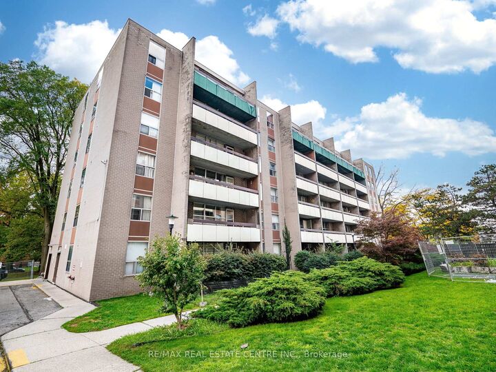 3625 Lake Shore Boulevard W 407 — photo 1