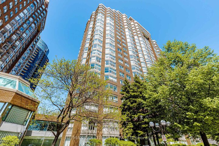 Property Photo: 325 Webb Drive Ph 201 ON L5B 3Z9