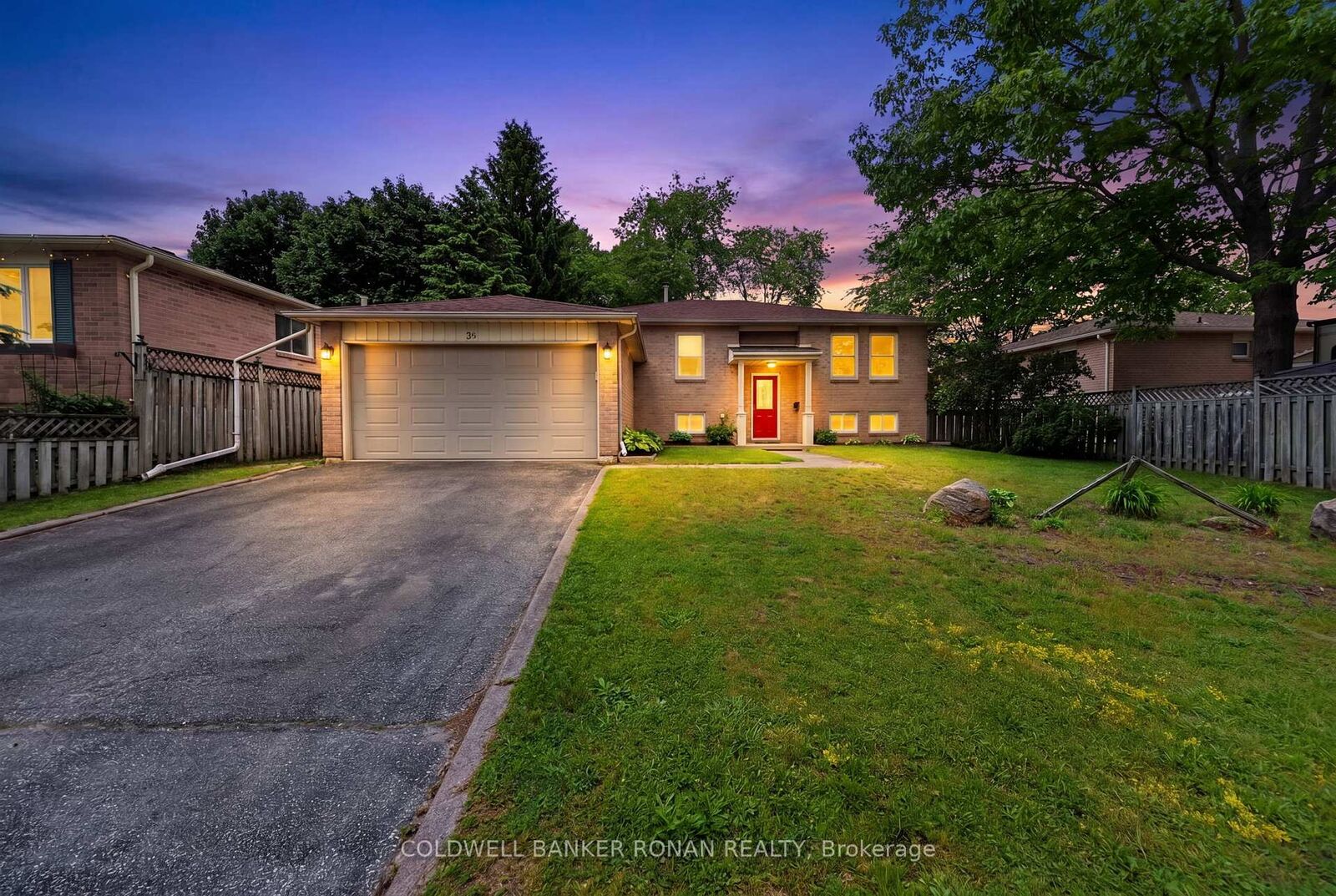 Photo de la propriété: 36 McCarthy Crescent ON L3W 0J6