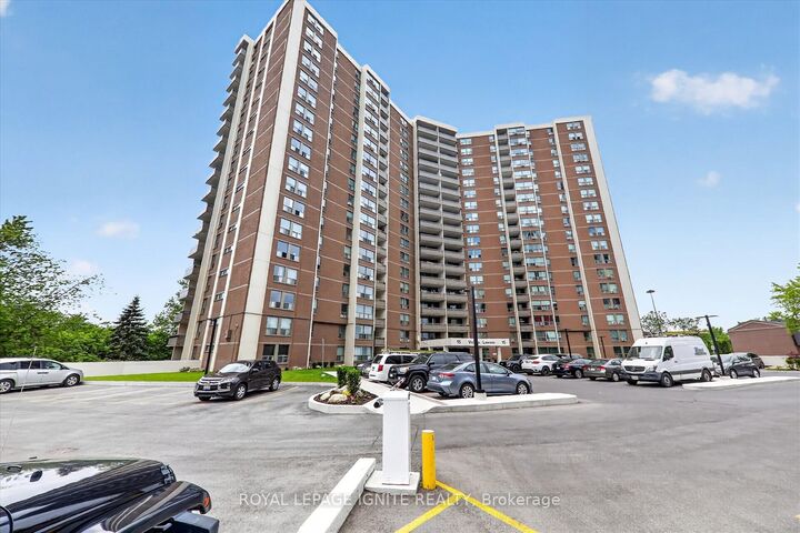 Property Photo: 15 Vicora Link Way 208 ON M3C 1A7