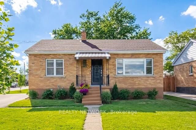 Property Photo:  622 Upper Sherman Avenue  ON L8V 3M2 