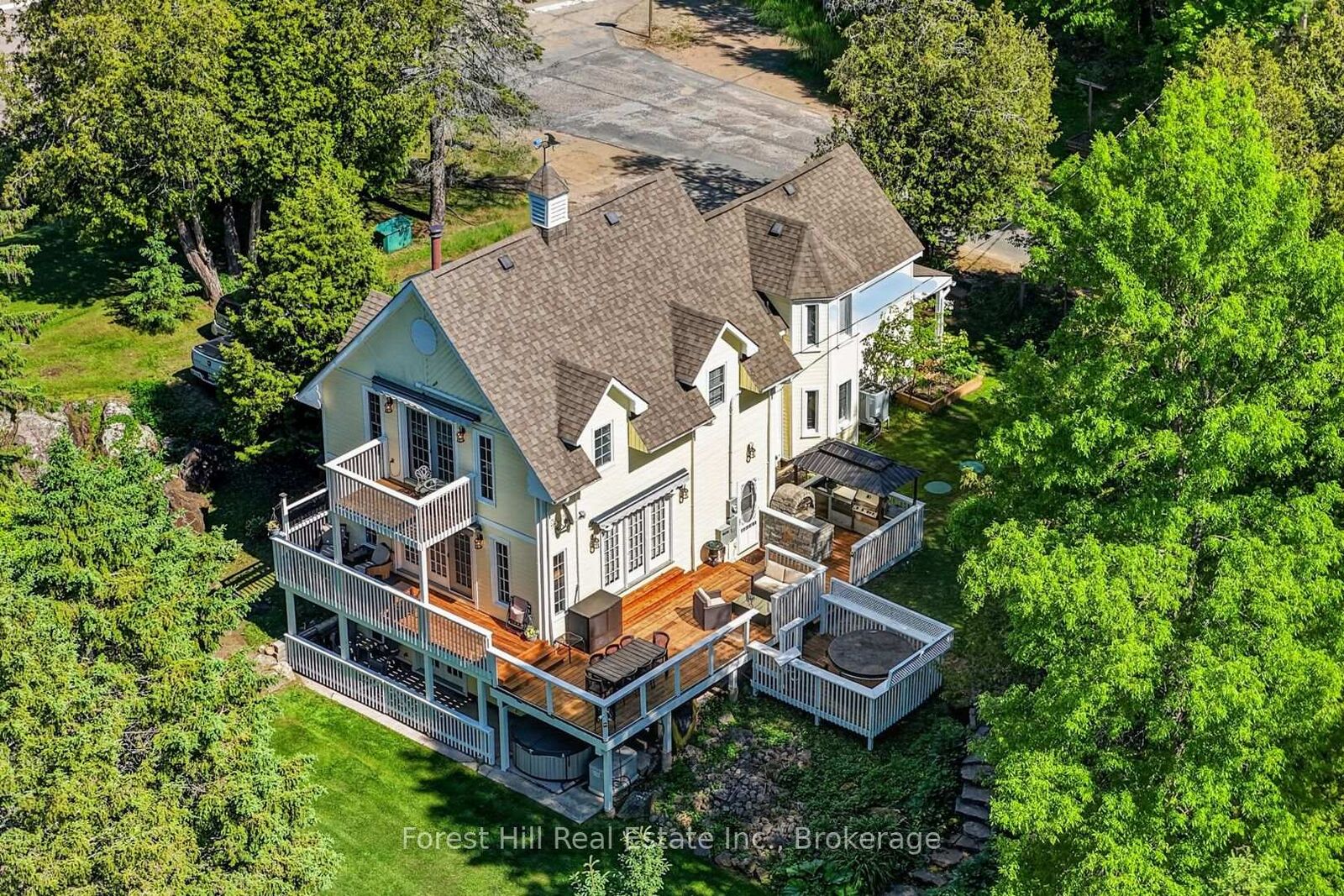 Property Photo: 1029 Harvey Avenue ON P0A 1E0
