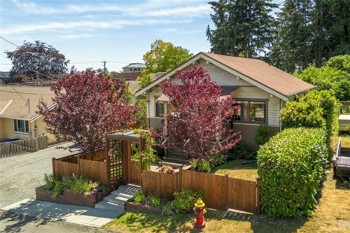 Property Photo:  125 Townsite Rd  BC V9S 1K5 