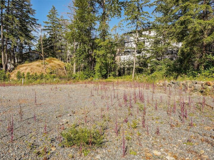 Property Photo: 2175 Yucca Pl BC V9B 6C4