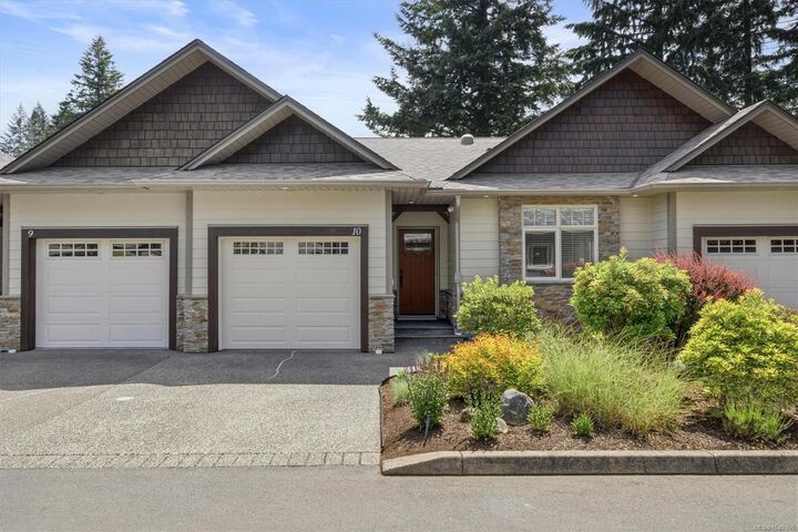 48 McPhedran Rd S #10 — photo 1