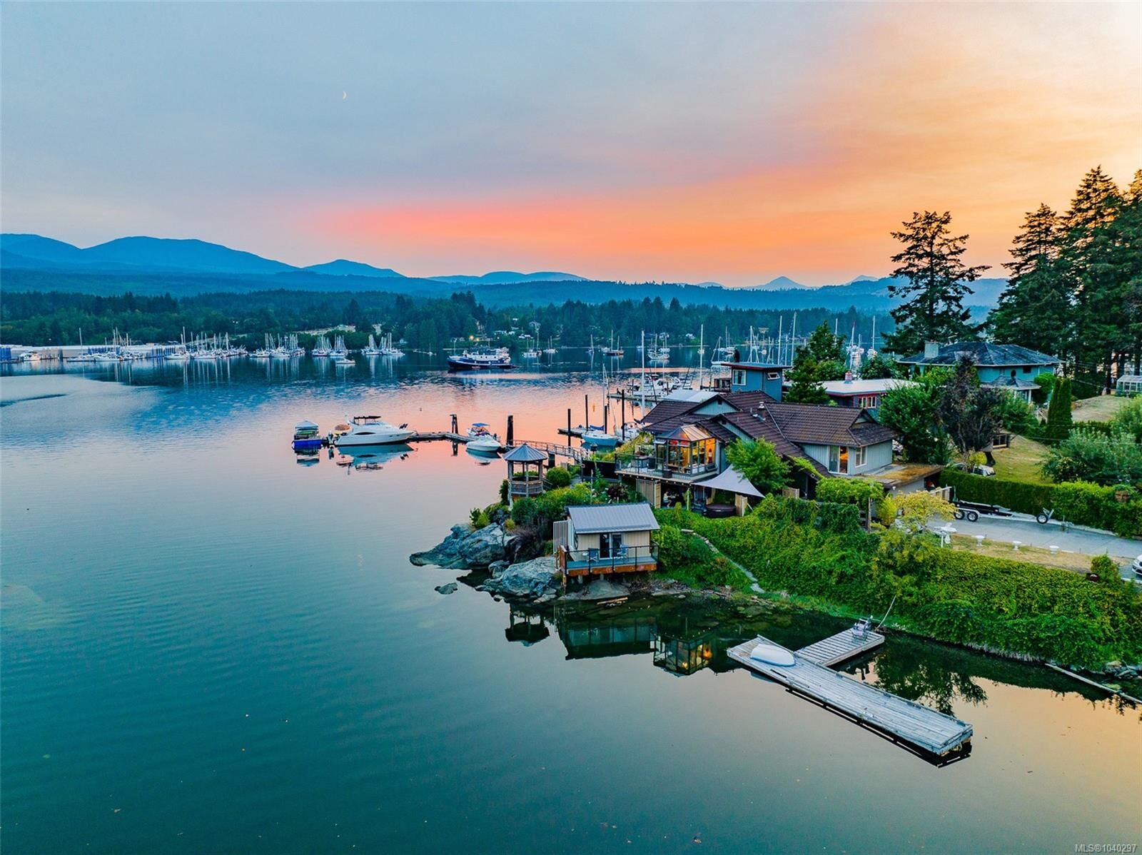 Property Photo: 4744 Brenton Page Rd BC V9G 1L7