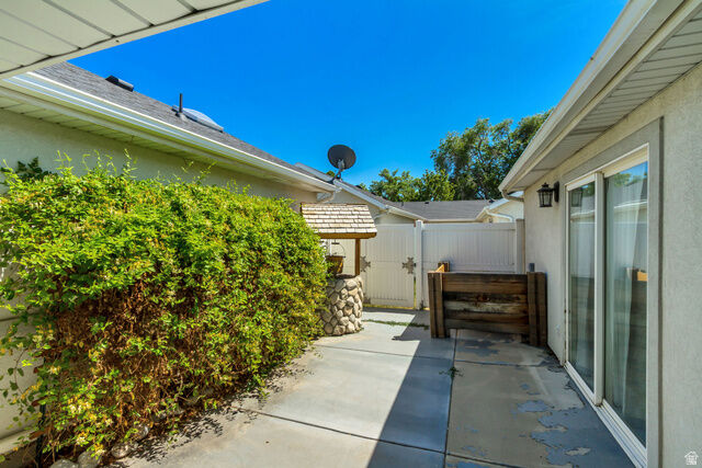 Property Photo: 407 W 90 N UT 84003