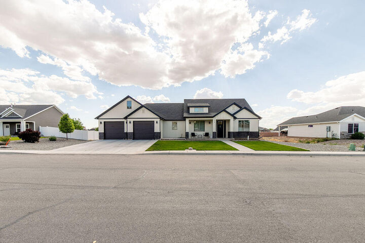 Property Photo:  4413 N Half Mile Rd  UT 84720 