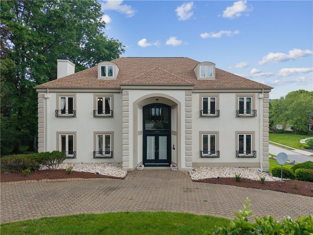Property Photo: 180 Springmeadow Dr PA 15241