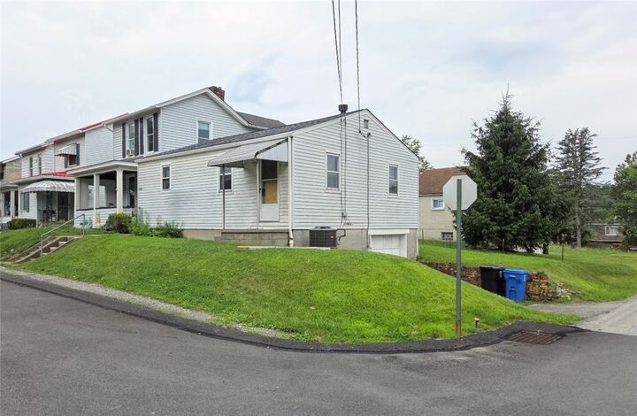 Property Photo: 5927 Roslyn St. PA 15135