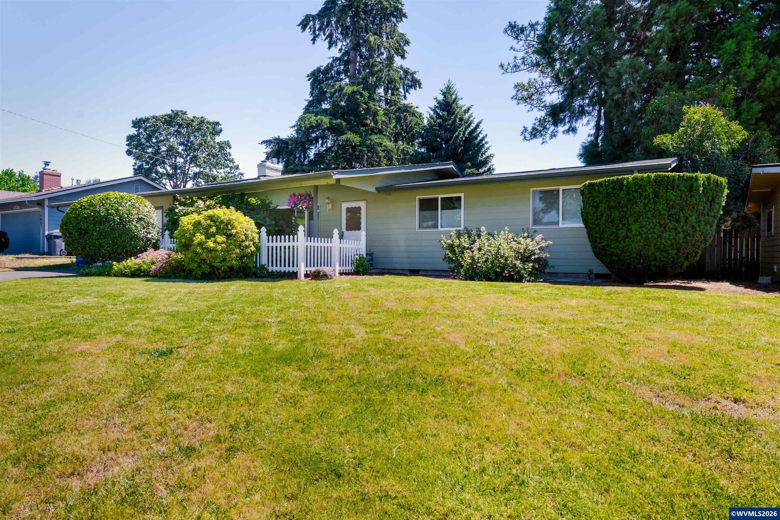 Property Photo: 4626 2nd Pl SE OR 97302