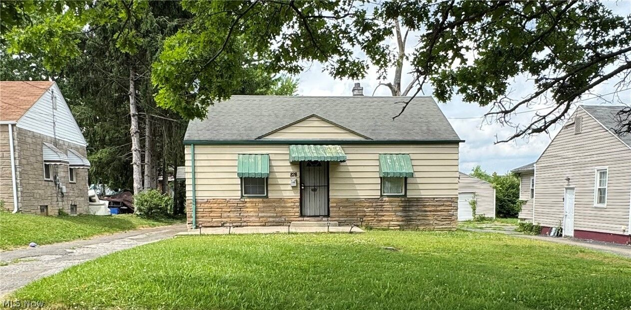 Property Photo:  828 Marmion Avenue  OH 44502 