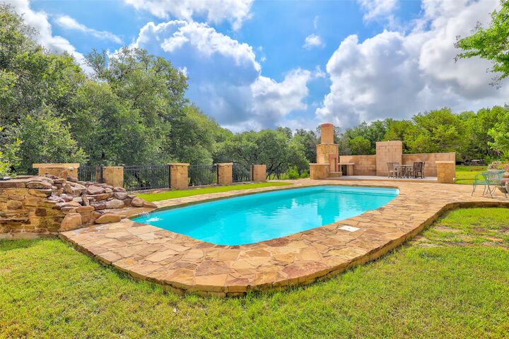 Property Photo:  404 Mustang Way  TX 78633 