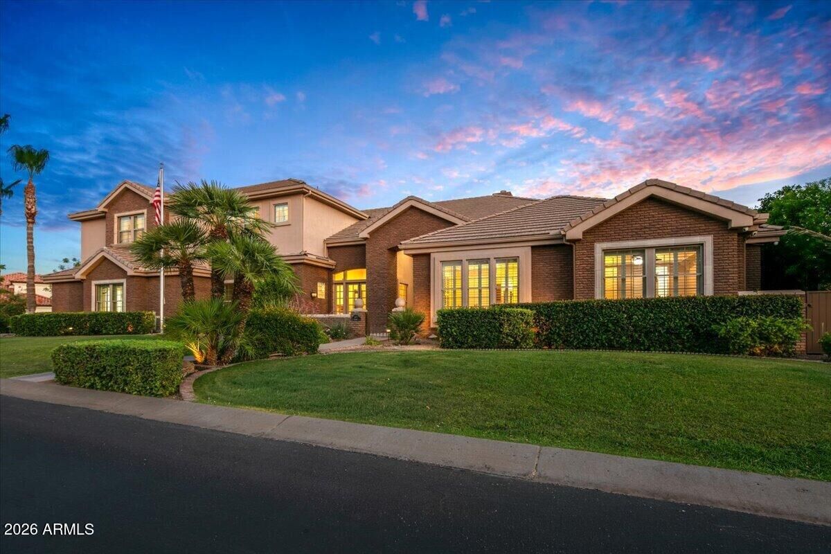 Property Photo: 1465 W Caribbean Lane AZ 85023