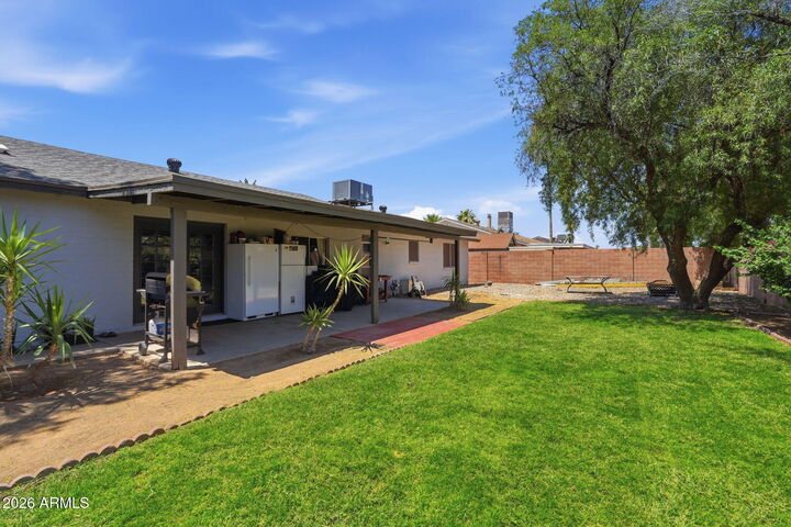 Property Photo:  4150 W Laurel Lane  AZ 85029 