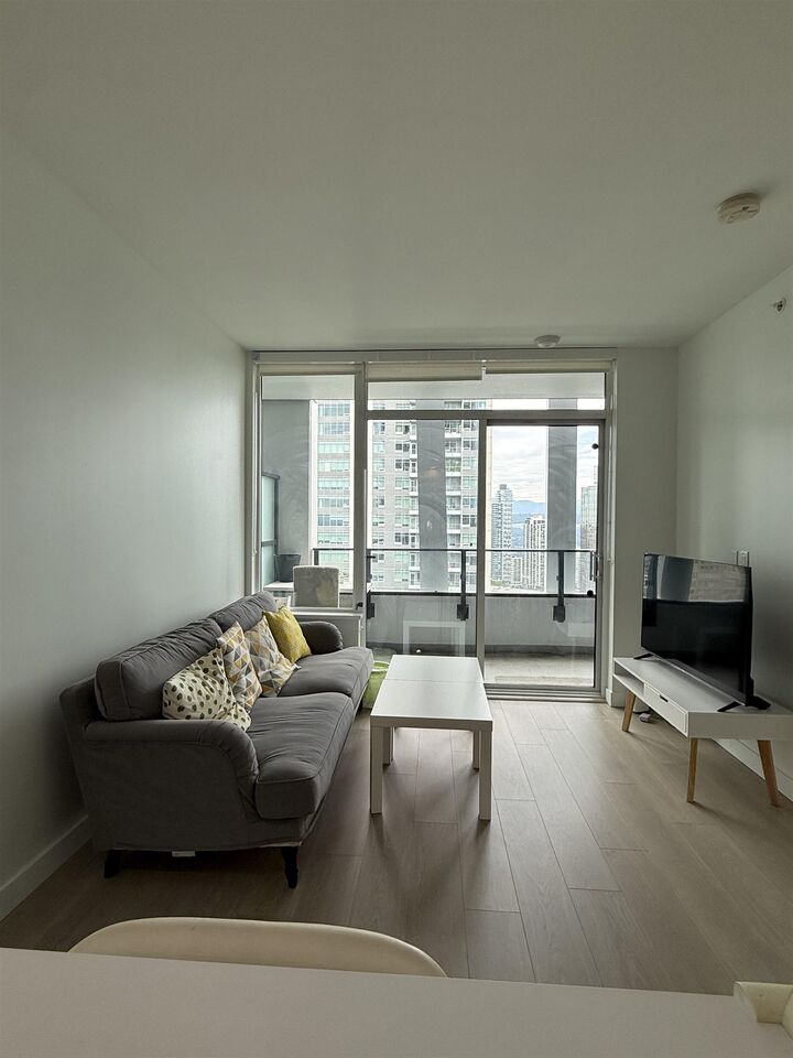 Property Photo: 6537 Telford Avenue 2801 BC V5H 0K9