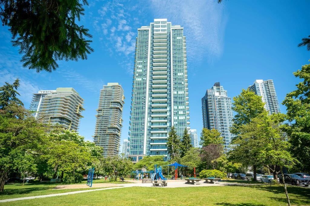 Property Photo: 6463 Silver Avenue 701 BC V5H 0K4