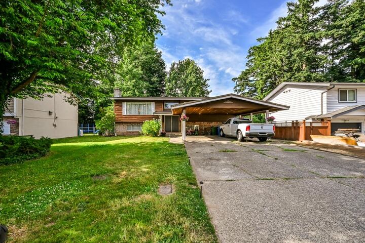 Property Photo: 34487 Pearl Avenue BC V2S 2V7