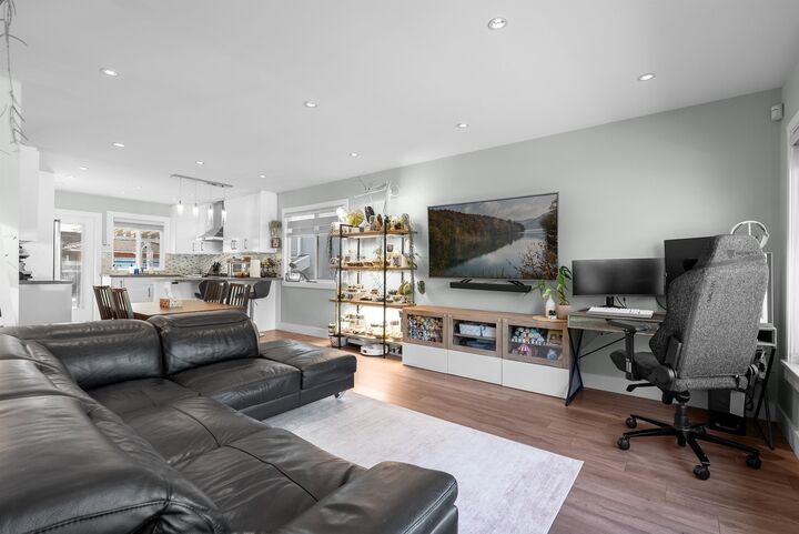 Property Photo: 2576 E 27th Avenue BC V5R 1N1