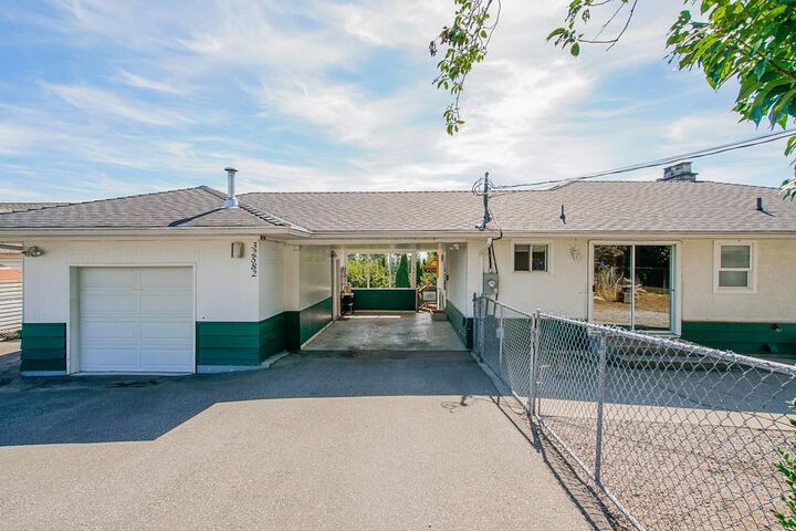 Property Photo: 32582 Fleming Avenue BC V2V 2G9