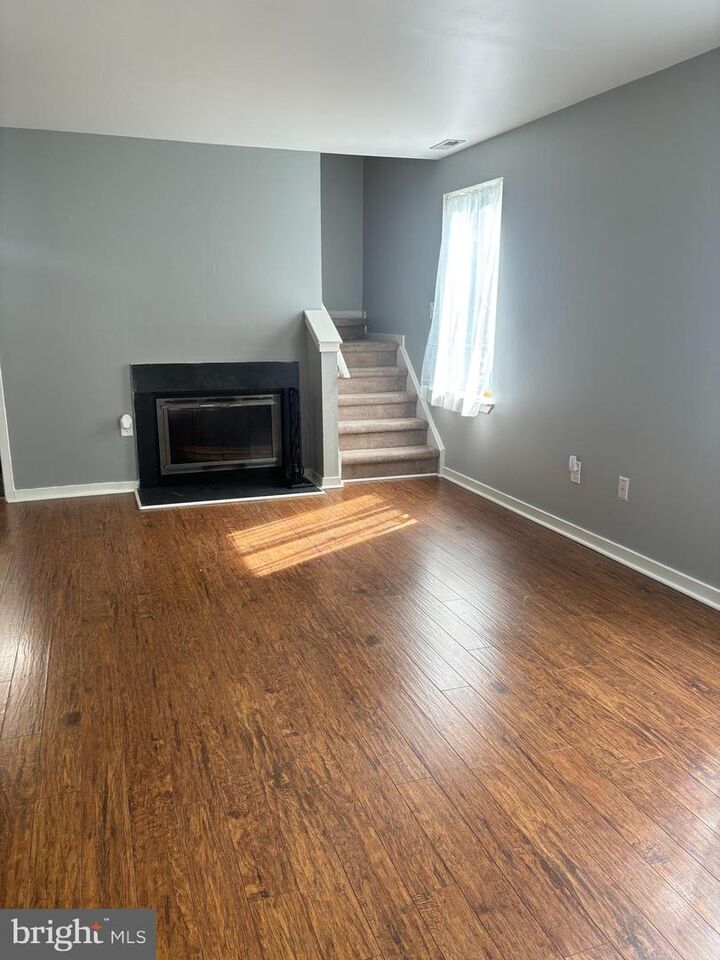 Property Photo: 1303 Roberts Way NJ 08043