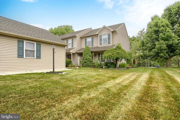 Property Photo:  144 Spruce Ct U-0004  PA 17003 