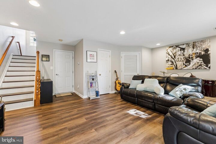 Property Photo:  12047 Kemps Landing Circle  VA 20109 