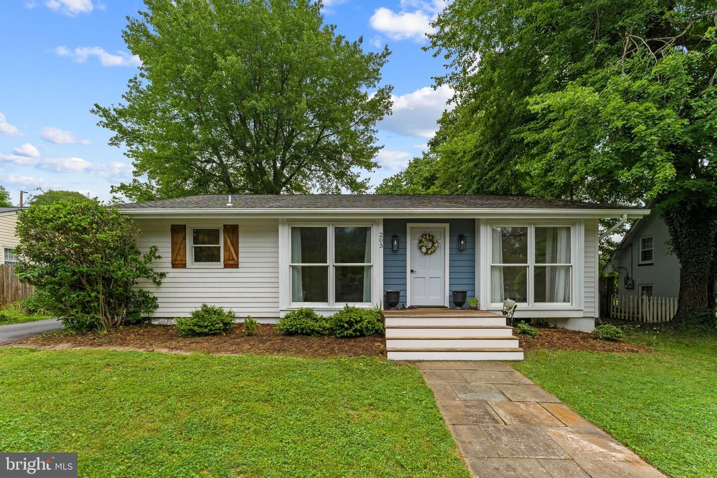 Property Photo: 203 Maple Street VA 20117