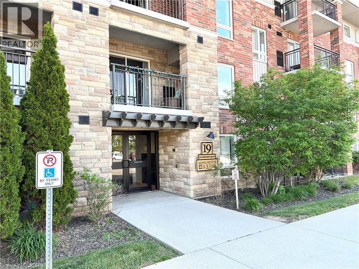 Photo de la propriété: 19 Waterford Drive 401 ON N1L 0G8