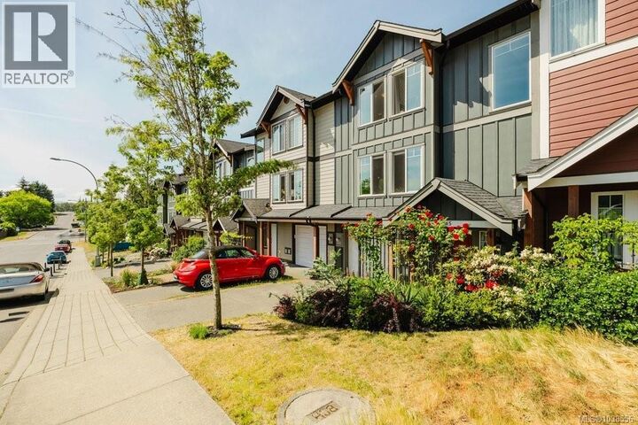 Property Photo:  485 Stirling Avenue  BC V9R 5R5 